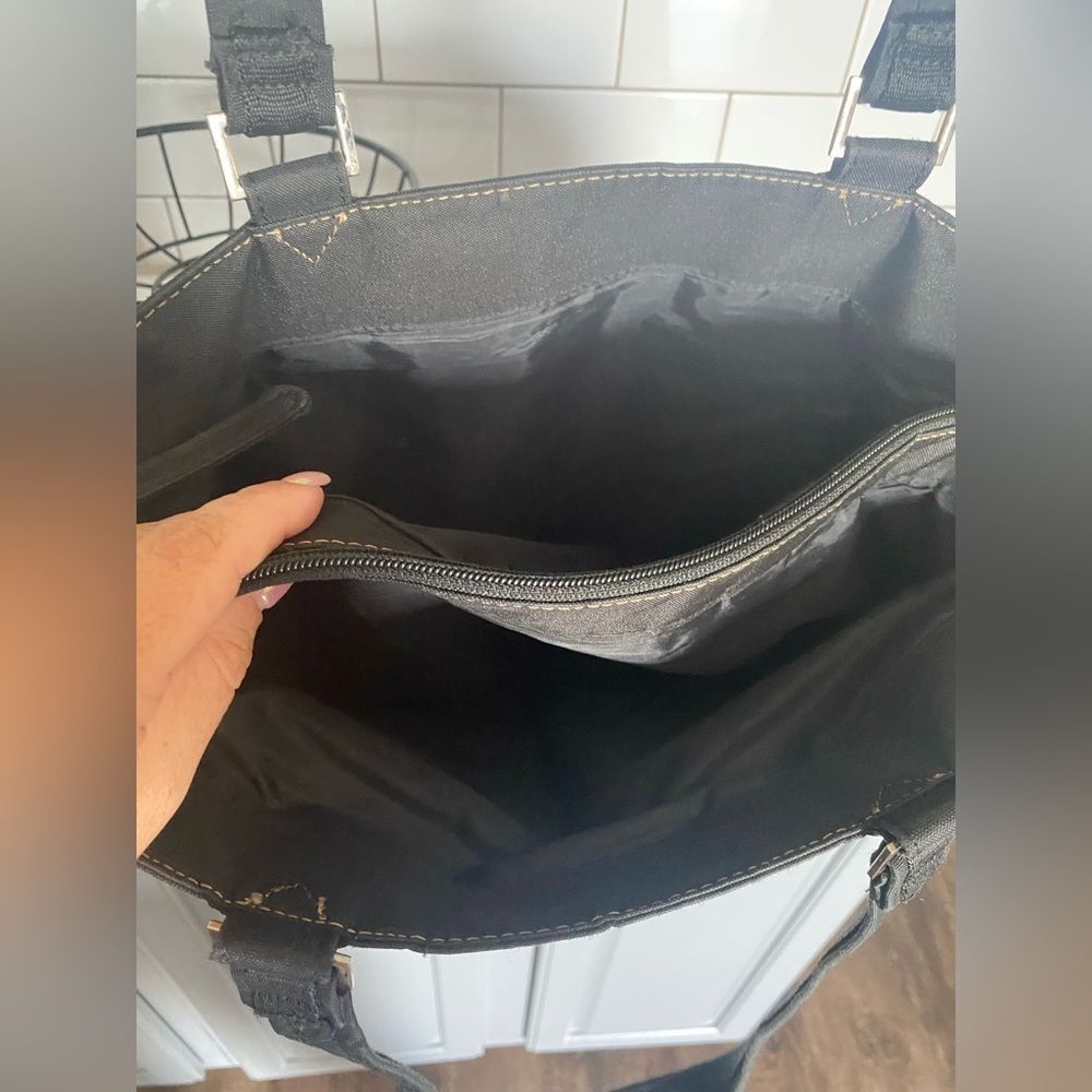 Woman’s Kenneth Cole shoulder bag/purse, holds everything! - Picture 7 of 12